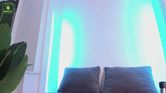 Snapshot of ErikaLust chatting on November 12, 4:24 am ErikaLust online show from November 12, 4:24 am