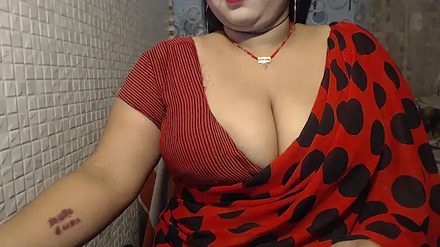 Snapshot of Oh_Maya chatting on February 8, 1:54 pm Oh Maya online show from February 8, 1:54 pm