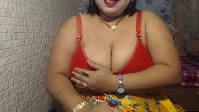 Snapshot of Oh_Maya chatting on February 17, 4:04 pm Oh Maya online show from February 17, 4:04 pm