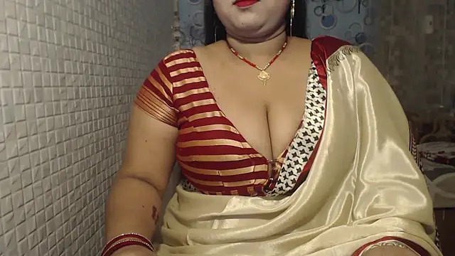 Snapshot of Oh_Maya chatting on February 20, 1:30 pm Oh Maya online show from February 20, 1:30 pm