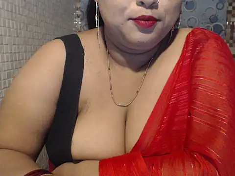 Snapshot of Oh_Maya chatting on October 9, 3:59 am Oh Maya online show from October 9, 3:59 am
