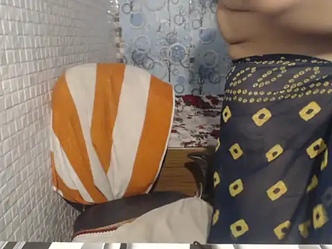 Snapshot of Oh_Maya chatting on May 16, 2:52 am Oh Maya online show from May 16, 2:52 am