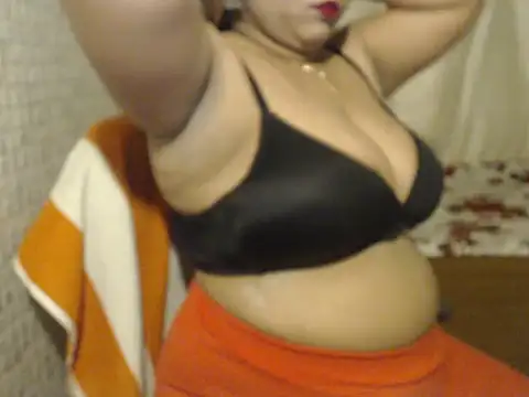 Snapshot of Oh_Maya chatting on May 24, 4:23 pm Oh Maya online show from May 24, 4:23 pm