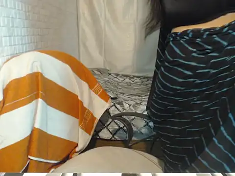 Snapshot of Oh_Maya chatting on June 10, 3:50 am Oh Maya online show from June 10, 3:50 am