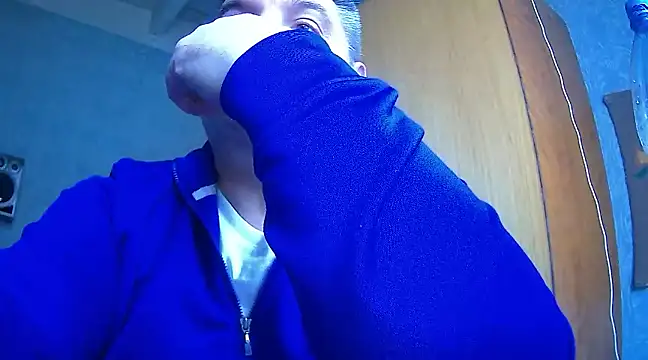 Snapshot of GYurmoka70 chatting on January 5, 9:37 am GYurmoka70 online show from January 5, 9:37 am