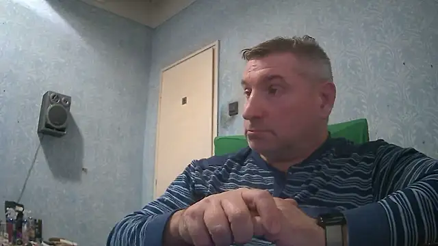 Snapshot of GYurmoka70 chatting on October 7, 8:17 pm GYurmoka70 online show from October 7, 8:17 pm