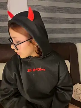 crystal bunny7 online show from March 10, 6:59 am