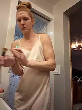 Snapshot of GoldenFlameGoddess chatting on February 12, 7:24 pm GoldenFlameGoddess online show from February 12, 7:24 pm