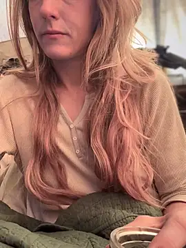 Snapshot of GoldenFlameGoddess chatting on September 24, 3:15 pm GoldenFlameGoddess online show from September 24, 3:15 pm