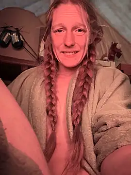 GoldenFlameGoddess online show from November 10, 3:00 pm