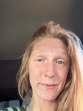 GoldenFlameGoddess online show from July 19, 4:00 pm