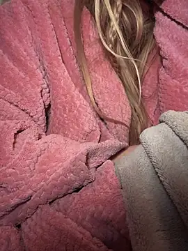 GoldenFlameGoddess online show from July 26, 1:40 pm