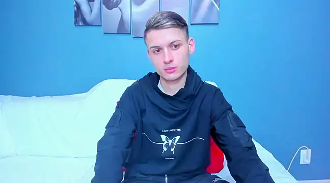 Snapshot of andboyfor6 chatting on February 14, 11:31 pm andboyfor6 online show from February 14, 11:31 pm