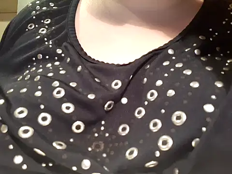 D Marinna online show from March 5, 7:06 pm