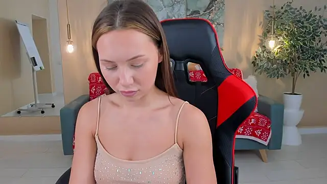 Snapshot of LilyRaisa chatting on December 16, 4:13 am LilyRaisa online show from December 16, 4:13 am