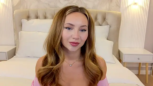 Snapshot of LilyRaisa chatting on March 22, 6:11 am LilyRaisa online show from March 22, 6:11 am