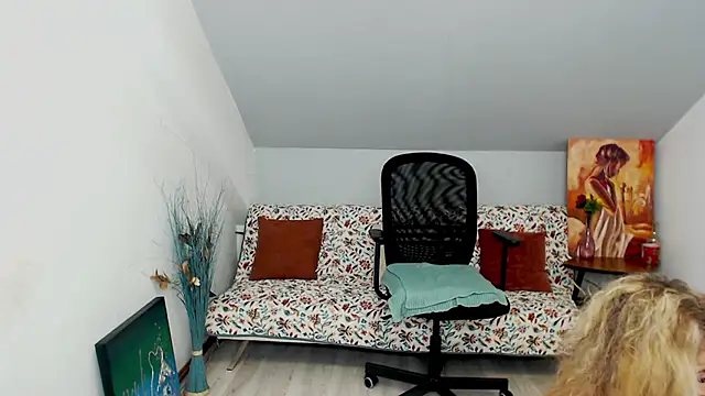 Cassandra Hotty online show from February 28, 4:43 am