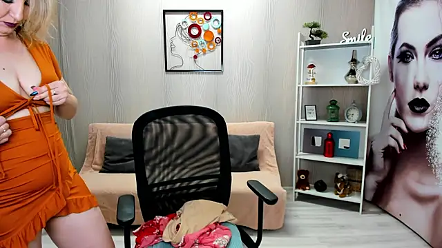 Cassandra Hotty online show from March 6, 4:41 am