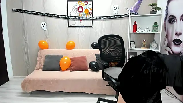 Cassandra Hotty online show from October 29, 4:15 am