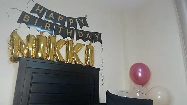 Snapshot of NIKKIE_LOVE chatting on January 20, 4:10 am NIKKIE LOVE online show from January 20, 4:10 am