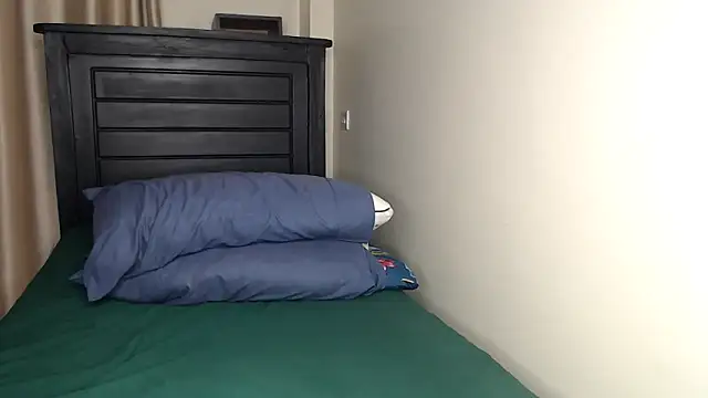 NIKKIE LOVE online show from October 28, 1:36 pm