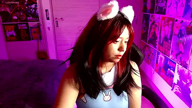 Snapshot of Emmachan19 chatting on November 24, 6:57 am Emmachan19 online show from November 24, 6:57 am