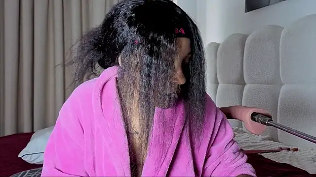 Snapshot of sexycabdy chatting on November 30, 2:32 pm sexycabdy online show from November 30, 2:32 pm