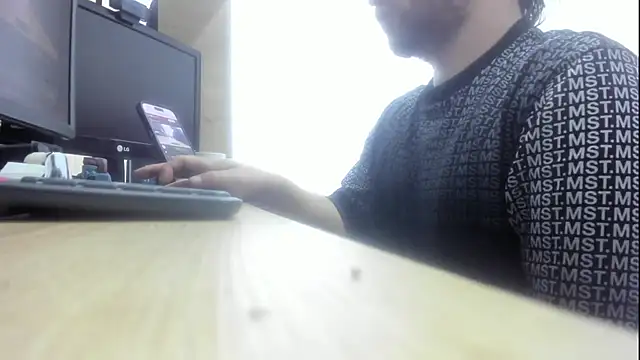 Snapshot of michacosio chatting on May 28, 5:21 pm michacosio online show from May 28, 5:21 pm