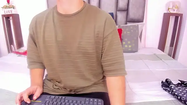 michacosio online show from August 5, 2:25 am