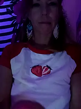 Snapshot of cammyquart chatting on October 25, 3:25 am cammyquart online show from October 25, 3:25 am