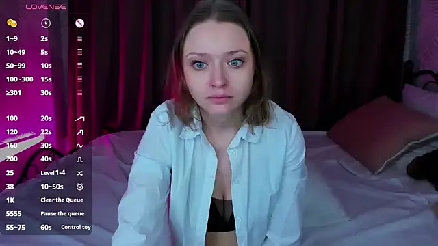 Snapshot of Linda_Bryant chatting on January 11, 12:55 am Linda Bryant online show from January 11, 12:55 am