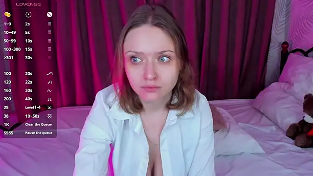 Snapshot of Linda_Bryant chatting on February 27, 12:32 am Linda Bryant online show from February 27, 12:32 am