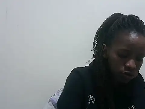 prettybeee online show from November 29, 9:07 pm