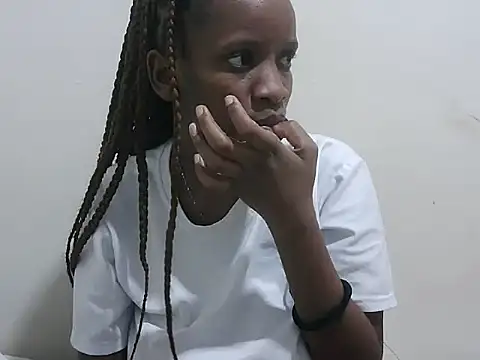 prettybeee online show from February 6, 12:04 am