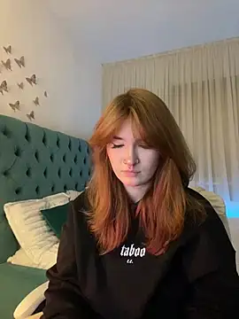 Snapshot of _Chlo__e chatting on February 12, 9:43 pm Chlo e online show from February 12, 9:43 pm