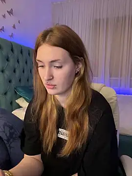 Snapshot of _Chlo__e chatting on October 10, 9:14 pm Chlo e online show from October 10, 9:14 pm