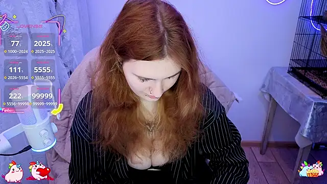 Snapshot of _Chlo__e chatting on December 3, 1:42 pm Chlo e online show from December 3, 1:42 pm