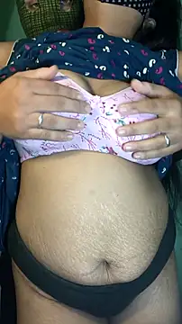 Snapshot of hotty_Sexy-couple chatting on January 21, 6:43 am hotty Sexy-couple online show from January 21, 6:43 am