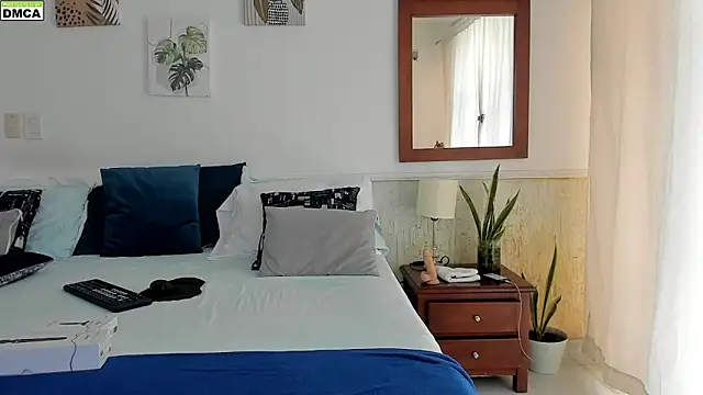 Snapshot of emilyboobs__ chatting on October 29, 2:19 pm emilyboobs online show from October 29, 2:19 pm