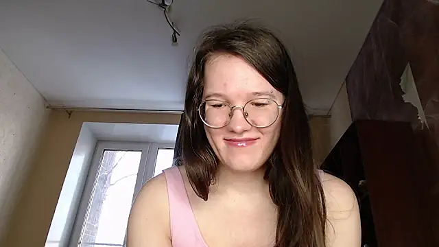 Snapshot of MiriamOr chatting on February 9, 10:20 am MiriamOr online show from February 9, 10:20 am