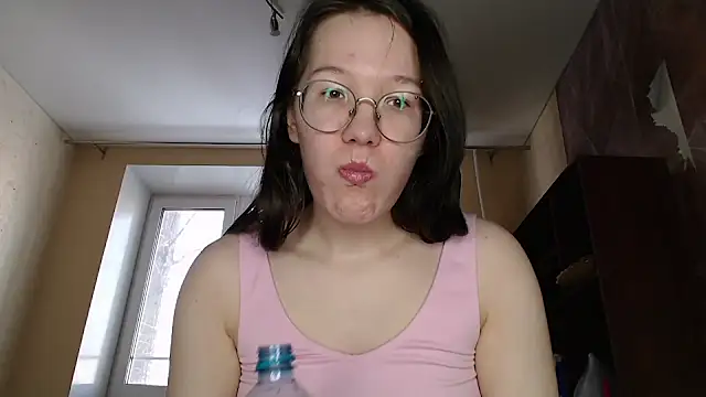 Snapshot of MiriamOr chatting on February 10, 7:15 am MiriamOr online show from February 10, 7:15 am