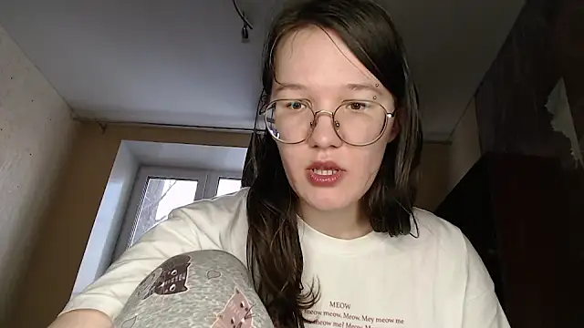 Snapshot of MiriamOr chatting on February 12, 11:07 am MiriamOr online show from February 12, 11:07 am