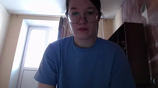 Snapshot of MiriamOr chatting on February 13, 7:13 am MiriamOr online show from February 13, 7:13 am