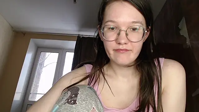 Snapshot of MiriamOr chatting on February 14, 10:28 am MiriamOr online show from February 14, 10:28 am