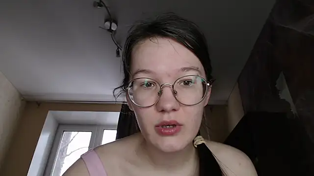 Snapshot of MiriamOr chatting on February 15, 7:16 am MiriamOr online show from February 15, 7:16 am