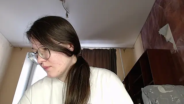 Snapshot of MiriamOr chatting on February 22, 7:01 am MiriamOr online show from February 22, 7:01 am