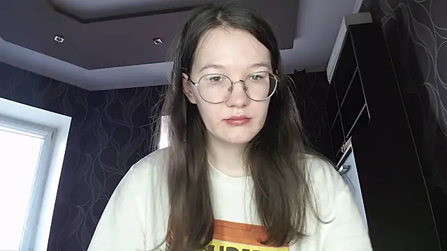 Snapshot of MiriamOr chatting on March 10, 8:37 am MiriamOr online show from March 10, 8:37 am