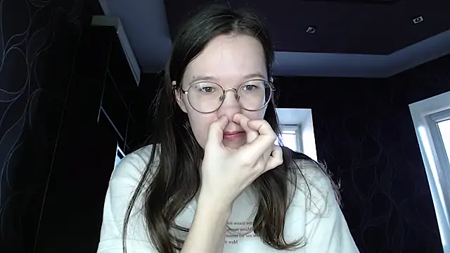 Snapshot of MiriamOr chatting on March 21, 7:55 am MiriamOr online show from March 21, 7:55 am