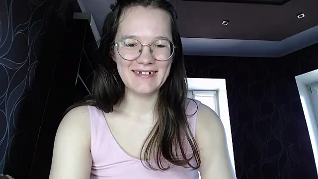 Snapshot of MiriamOr chatting on March 21, 11:01 am MiriamOr online show from March 21, 11:01 am