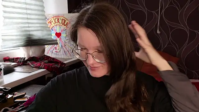 Snapshot of MiriamOr chatting on October 13, 8:03 am MiriamOr online show from October 13, 8:03 am